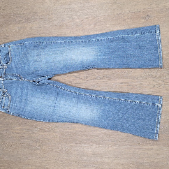 Levi's Denim - Levi 515 Women's Size 8M Bootcut Medium Wash Stretch
